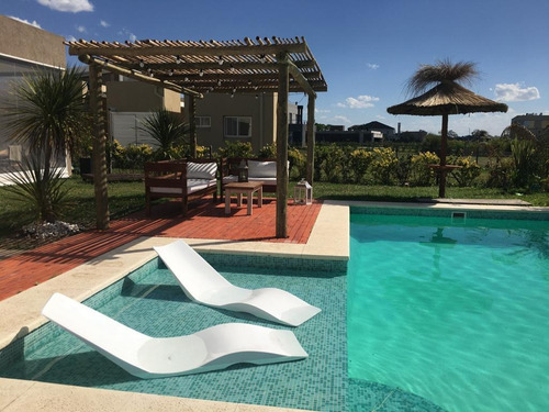Imponente Casa De 320 M2 Gran Diseño En Puertos Vistas