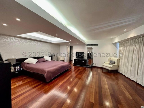 Se Vende Bello Apartamento En Las Mercedes Mls 25-12287