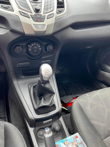 Imagen 11 de 19 de Ford Fiesta 1.6 Kinetic Titanium