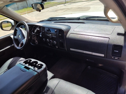 Imagen 7 de 16 de Chevrolet Silverado Lt 4x4