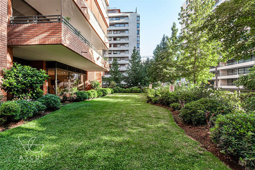Amplio Departamento En Venta De 3 Dorm. En Las Condes