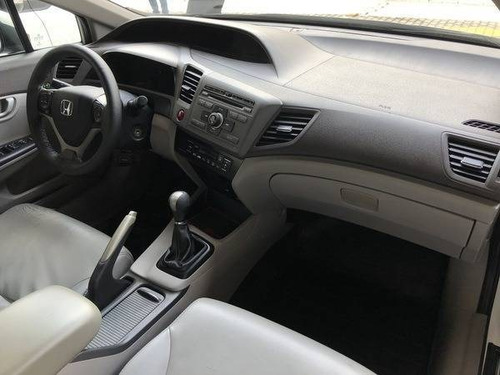 Imagem 8 de 10 de Honda Civic 1.8 Lxs 16v Flex 4p Manual