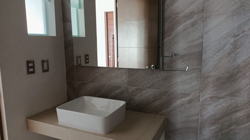 Estrena Casa En El Encino, Pasillo Lateral, Estudio O 4ta Rec En Pb, Lujo
