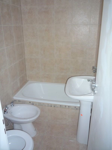 Imagen 9 de 11 de Retasado - Departamento 2 Ambientes En Venta En Pilar Centro