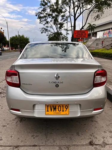 Renault Logan 1.6 Privilege / Intens