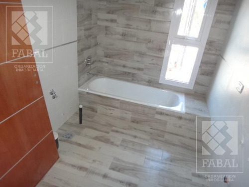 Casa Venta Rincón De Emilio, 3 Dormitorios, 3 Baños, Cochera Y Jardín