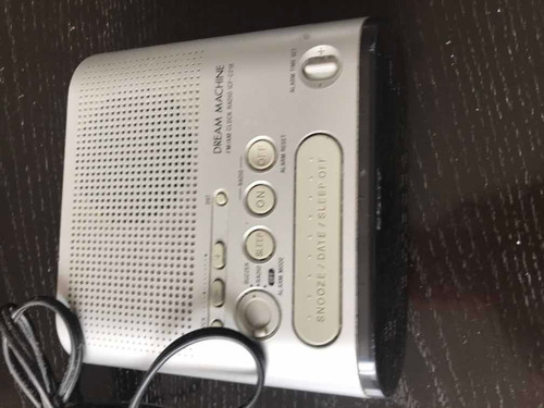Imagen 5 de 6 de Radio Despertador De Buró Sony Funcionando Al 100%