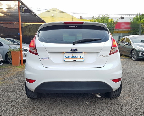 Imagen 13 de 15 de Ford Fiesta S 2015
