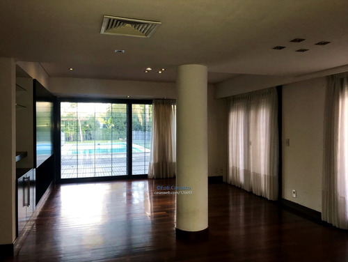 Imagen 10 de 22 de Extraordinaria Residencia Sobre Almirante Harwood