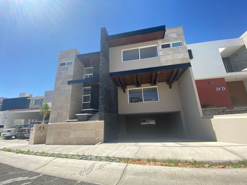 Casa En Venta En Mision San Jerónimo En Queretaro