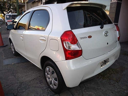 Toyota Etios 1.5 Xs 2016 5 Puertas Nafta 44592577