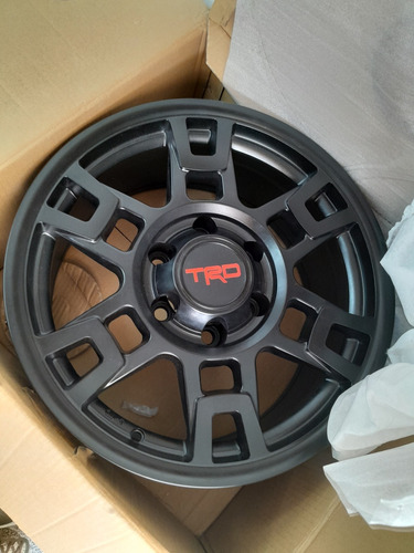 Rines Trd Negros Nuevos 17 4runner Fortuner Hilux Recibo Ori