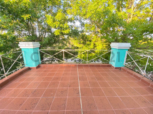 Venta De Casa 6 Ambientes 2 Dormitorios En Solares Del Carcarañá, Oliveros