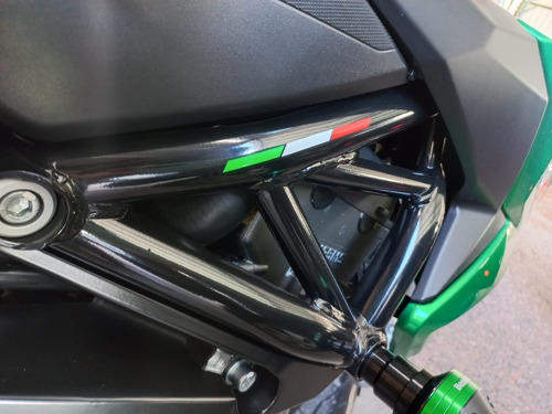 Imagen 5 de 11 de Motocicleta Benelli Tnt600 2017 - Juan Manuel Autos