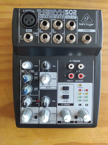 Mixer Behringer Xenyx 502