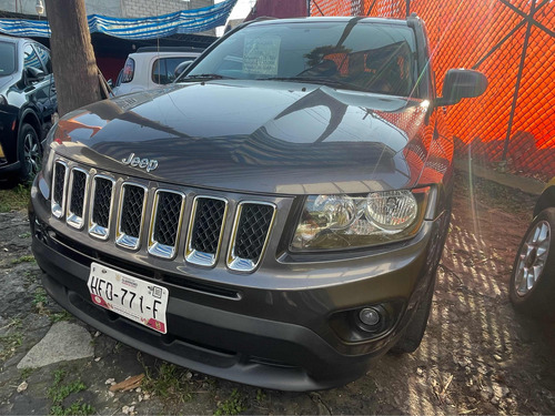 Jeep Compass 2.4 Latitud L4 4x2 Mt