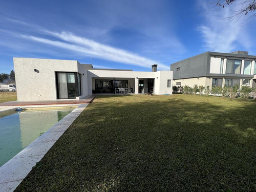 Imagen 10 de 30 de Casa - Countries/b.cerrado (moreno)