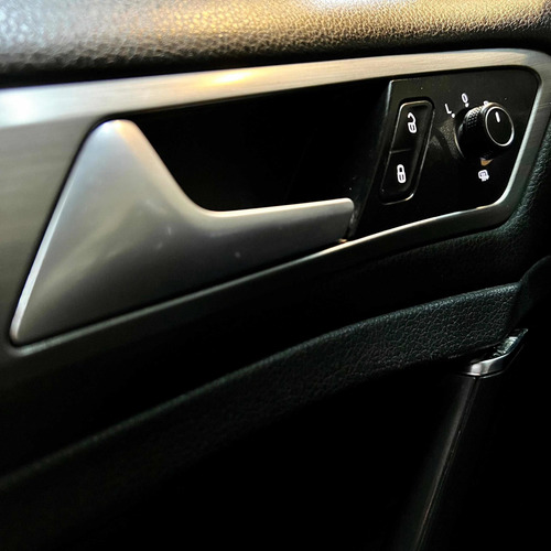 Imagen 18 de 24 de Volkswagen Golf 2016 1.6 Trendline