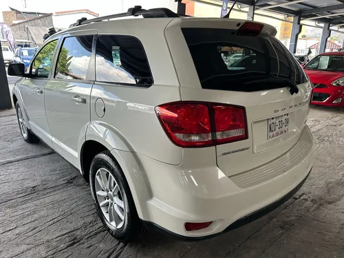 Dodge Journey 2.4 Sxt 5 Pasajeros Plus At