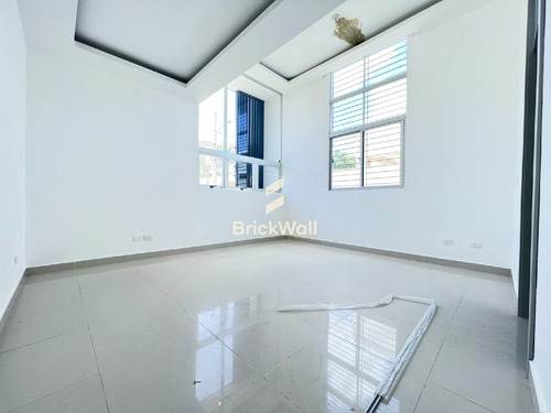 Exclusiva Casa Con Jacuzzi En El Proyecto Cerrado Llanos Gurabo