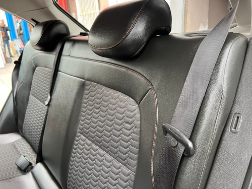 Imagen 8 de 10 de Chevrolet Onix 2018 Ltz 1.4 Nafta Manual