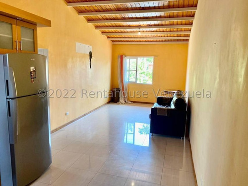Imagen 3 de 9 de Fabuloso Apartamento Con Pisos De Porcelanato 22-23488