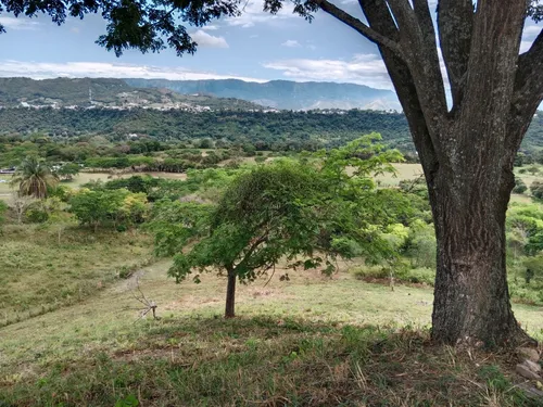Linda Finca Que Hace Parte De Una Mas Grande, Para Inversionista Es Sub Urbana