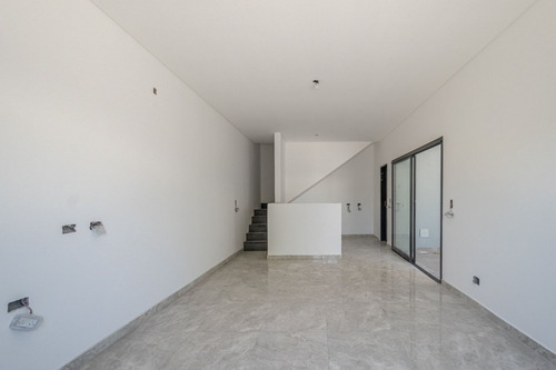 Venta Duplex 2 Amb Con Terraza Y Cochera. Financia