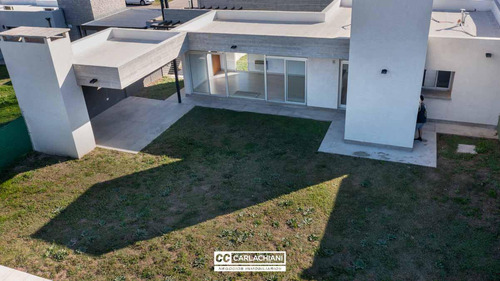 Casa En Venta Funes Don Mateo - Estrenar 3 Dormitorios
