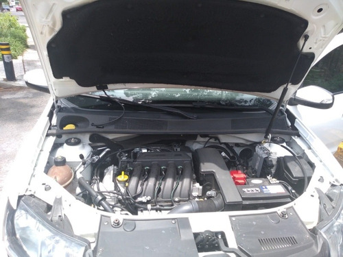 Imagen 9 de 12 de Renault Logan 2017 1.6 Expression Mt
