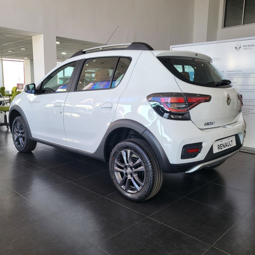 Imagen 8 de 15 de Stepway Intense 1.6 En Stock (ev)