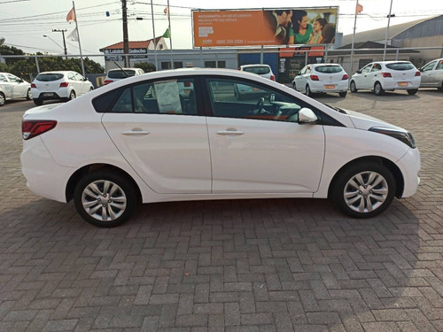 Imagem 4 de 10 de Hyundai Hb20s 1.6 Comfort Plus 16v Flex 4p Automático