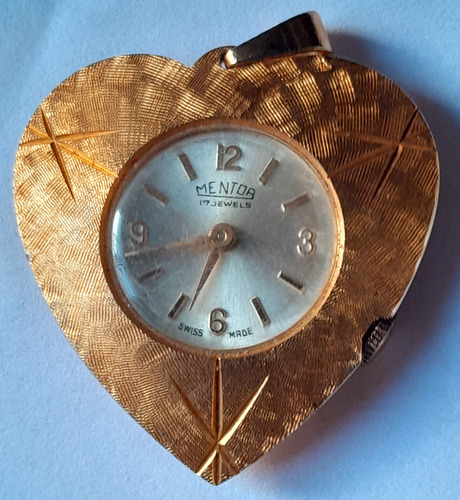 Reloj Corazón Cuerda Manual Dorado Baño De Oro Dije 