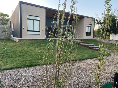 Casa Frente Al Lago A Estrenar