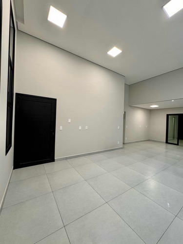 Linda Casa Térrea Com 3 Dormitórios