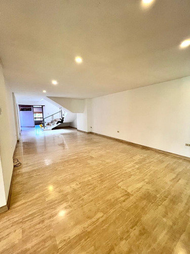 Anexo / Casa En Alquiler, Prados Del Este, Remodelado Y Amplio
