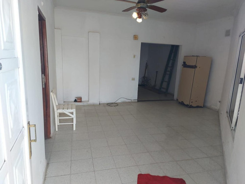 Imagen 5 de 11 de Casa De 3 Dormitorios En Barrio Guadalupe Oeste