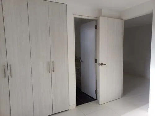 A La Venta Iluminado Y Confortable Aparta Estudio En Belén Loma De Los Bernal