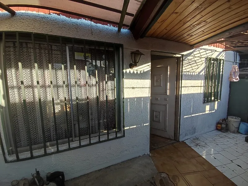 Imagen 1 de 15 de Casa En Venta En La Pintana