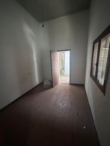 115 E/ 38 Y 39 - Casa A Refaccionar O Demoler - Barrio Hipodromo