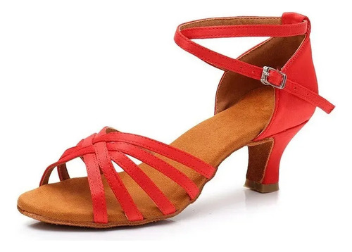 Par De Zapatos De Baile Latino Para Interiores Con Tacones A