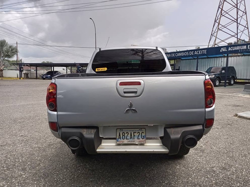 Imagen 4 de 11 de Mitsubishi L200 Sportero