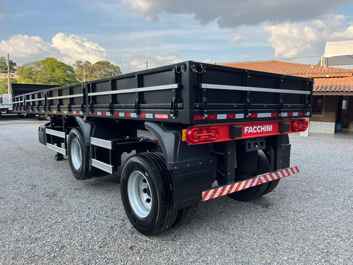 Carreta Semi-reboque Facchini Carga Seca 2025