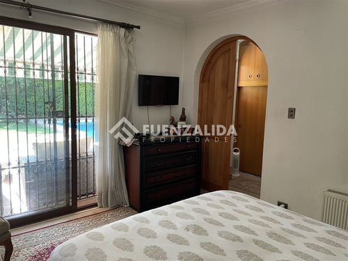 Casa Tipo Chalet Con 5 Dormitorios En La Reina