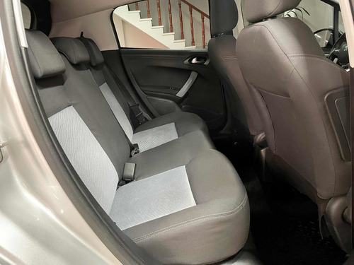 Imagen 23 de 25 de Peugeot 208 2014 1.5 Allure