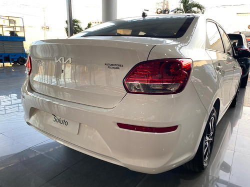 Kia Soluto Black Edition 1.3l.