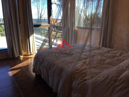 Casa En Venta Y Alquiler,espectacular Esquinera Con Piscina En Montoya - La Barra - Punta Del Este- Ref: 1690