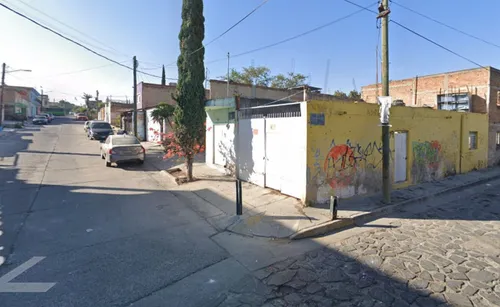Casa En Venta De Remate Bancario- Celerino Navarro Lomas Del Paraíso, Gdl., Jal. -jcbb2