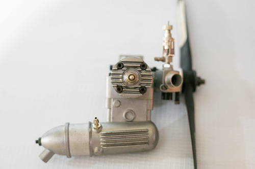 Motor Rc Nitro Para Avioneta Thunder Tiger 61 Plata