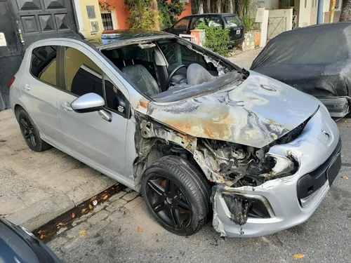 Peugeot 308 Sport 2015 -chocado-